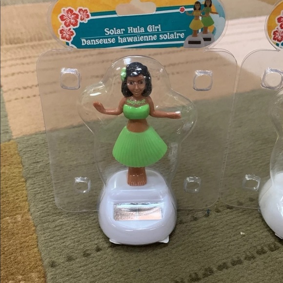 ✨SALE✨Solar Dancing Hula Girls Pair - Picture 2 of 3
